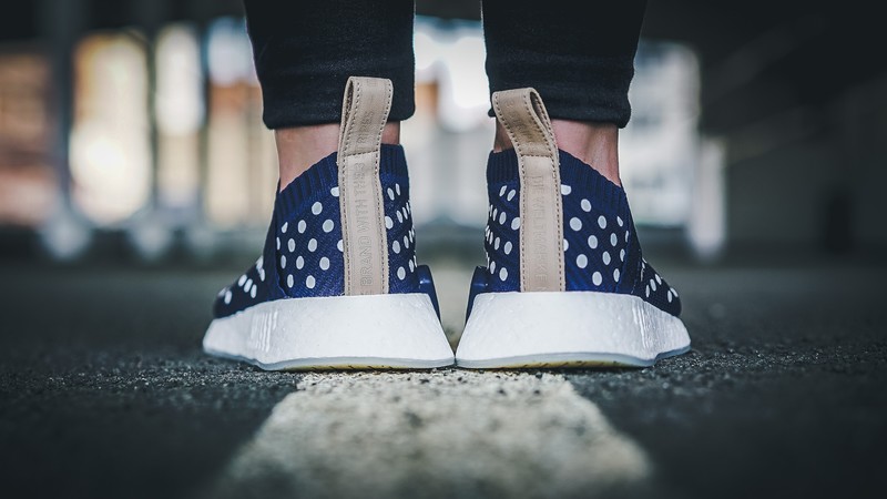 Adidas nmd hotsell r2 cs2